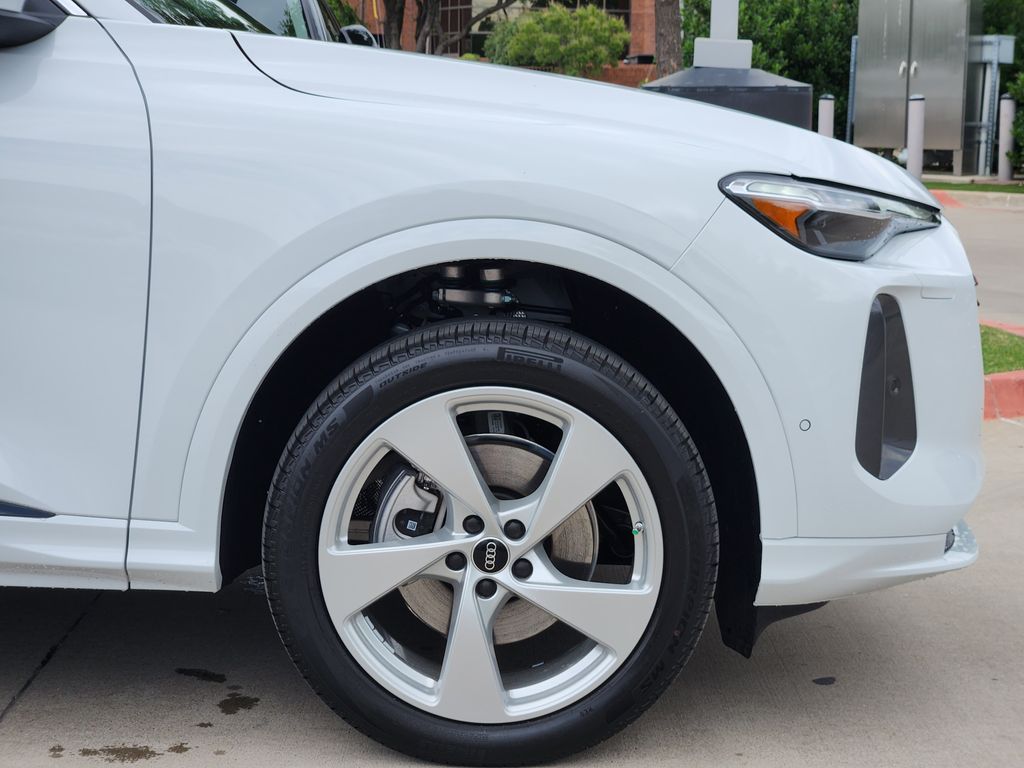new 2025 Audi Q5 car, priced at $60,350
