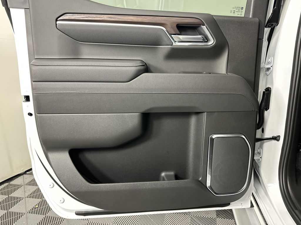 new 2025 GMC Sierra 1500 car, priced at $58,824