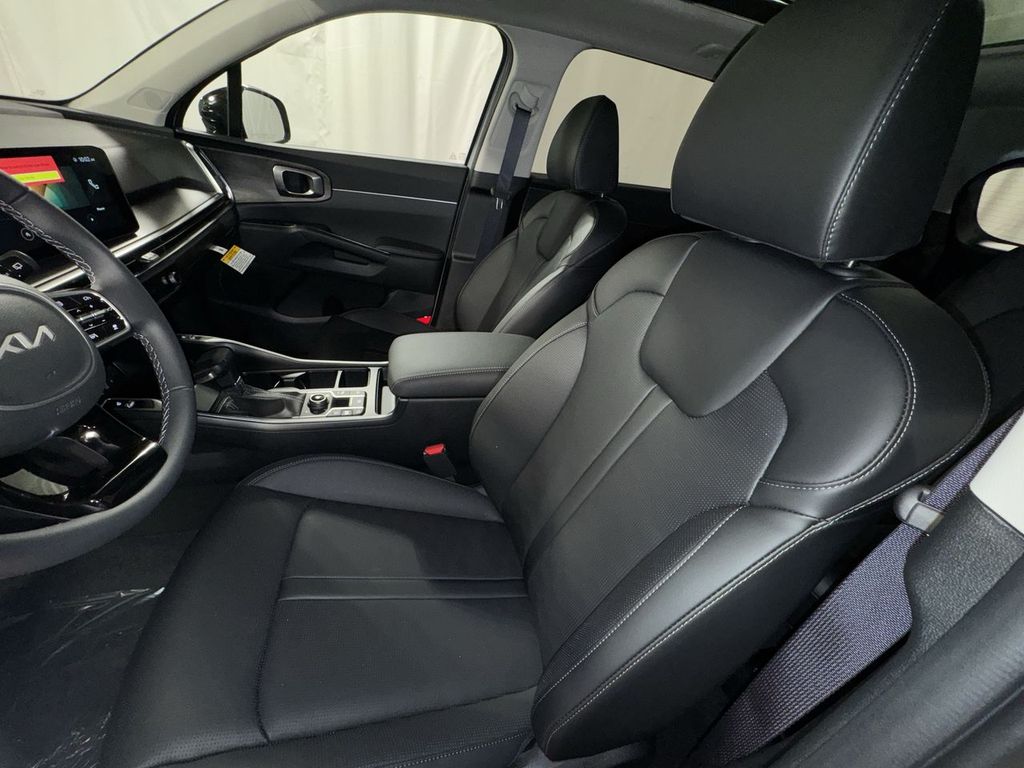 new 2025 Kia Sorento car, priced at $42,074