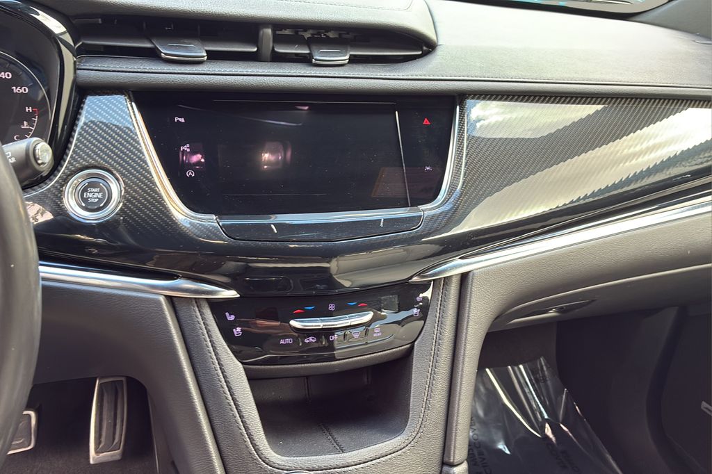 used 2022 Cadillac XT6 car, priced at $37,000