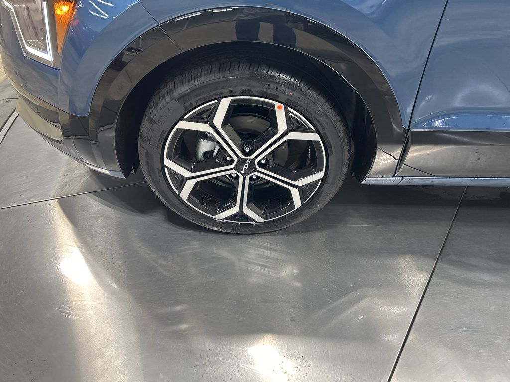 new 2025 Kia Niro car, priced at $30,554