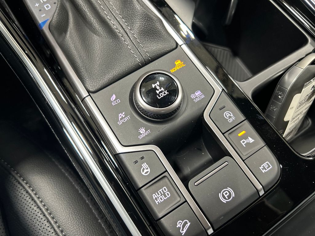 new 2025 Kia Sorento car, priced at $44,243