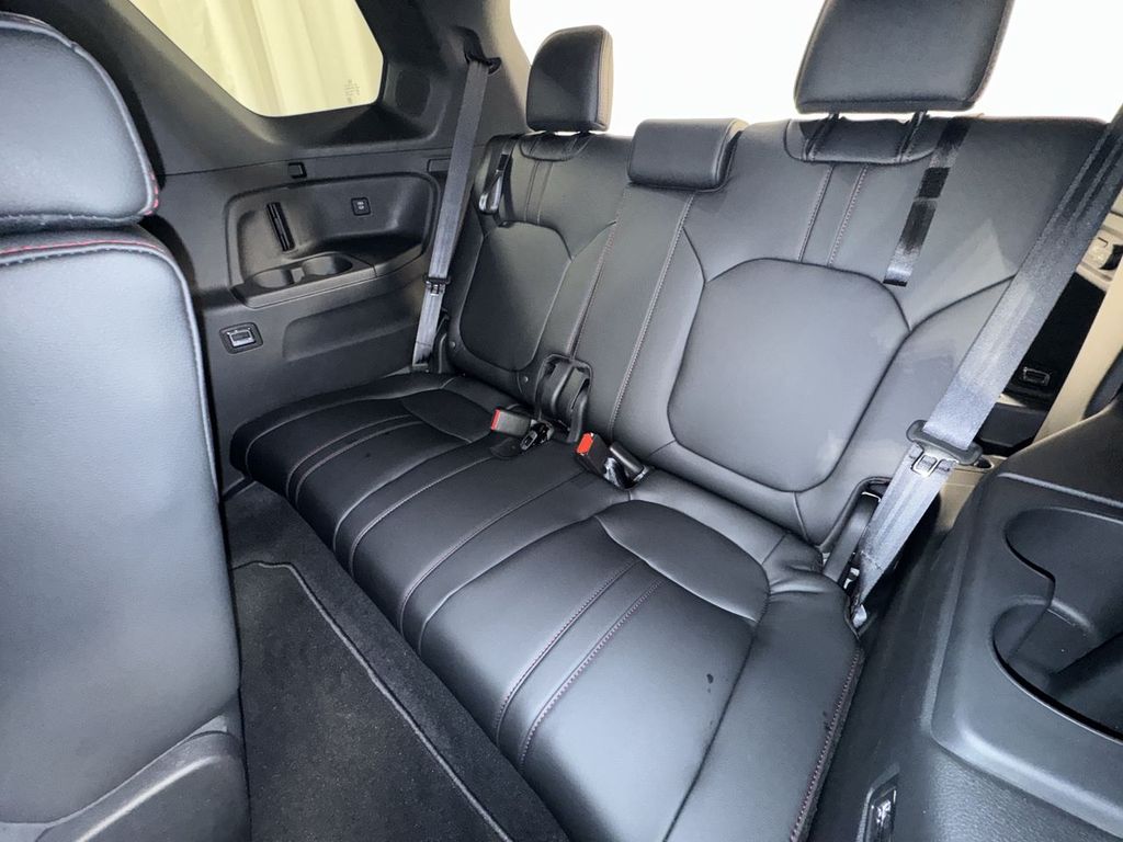 new 2025 Honda Pilot car, priced at $56,075