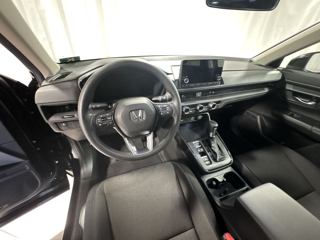 used 2025 Honda CR-V car, priced at $31,300