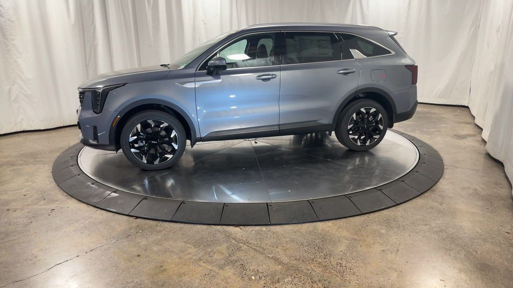 new 2025 Kia Sorento car, priced at $39,911