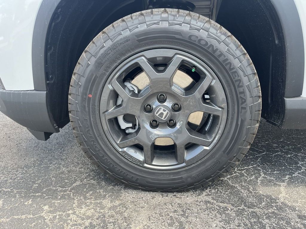 new 2025 Honda Pilot car, priced at $49,296