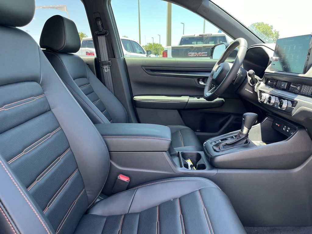 new 2025 Honda CR-V Hybrid car, priced at $35,861