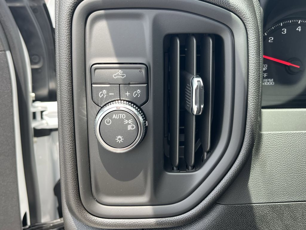 new 2025 GMC Sierra 1500 car, priced at $44,475