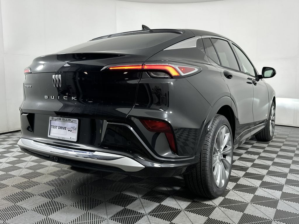 new 2025 Buick Envista car, priced at $31,085
