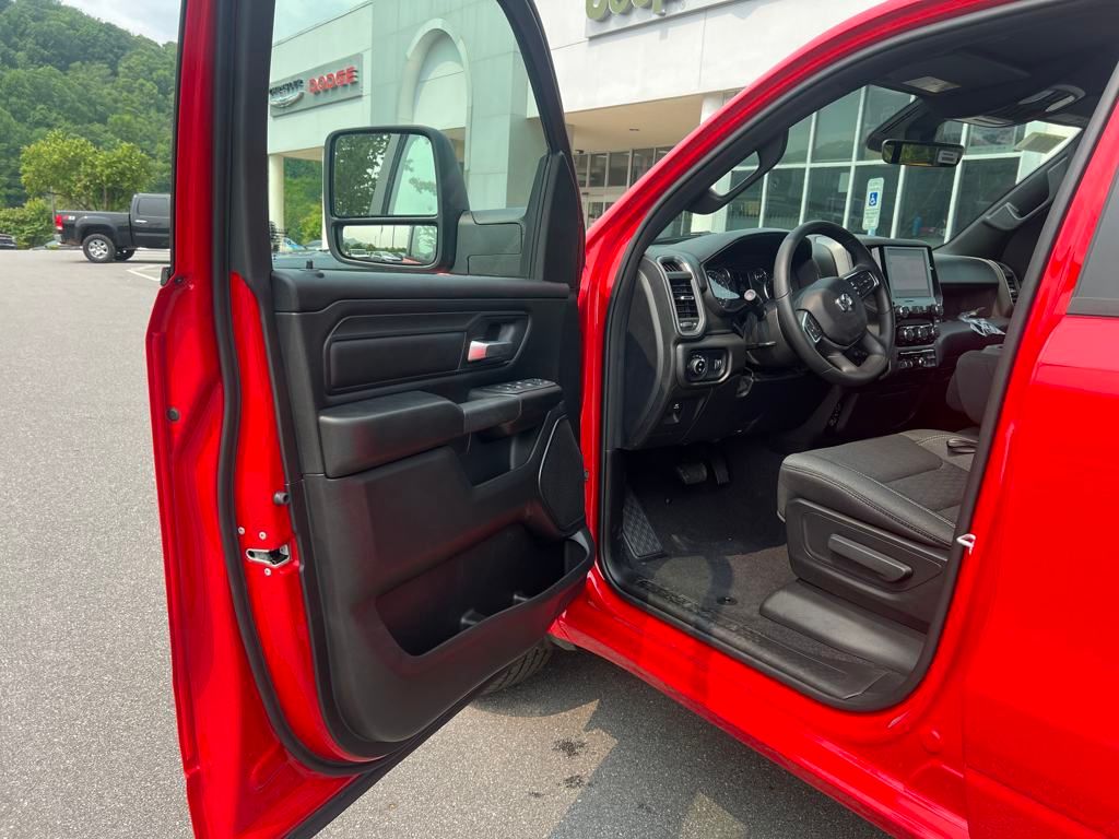 new 2025 Ram 1500 car, priced at $43,990