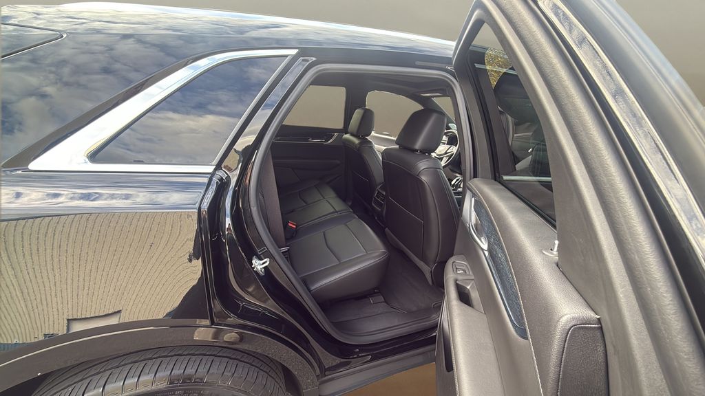 used 2025 Cadillac XT5 car, priced at $46,200