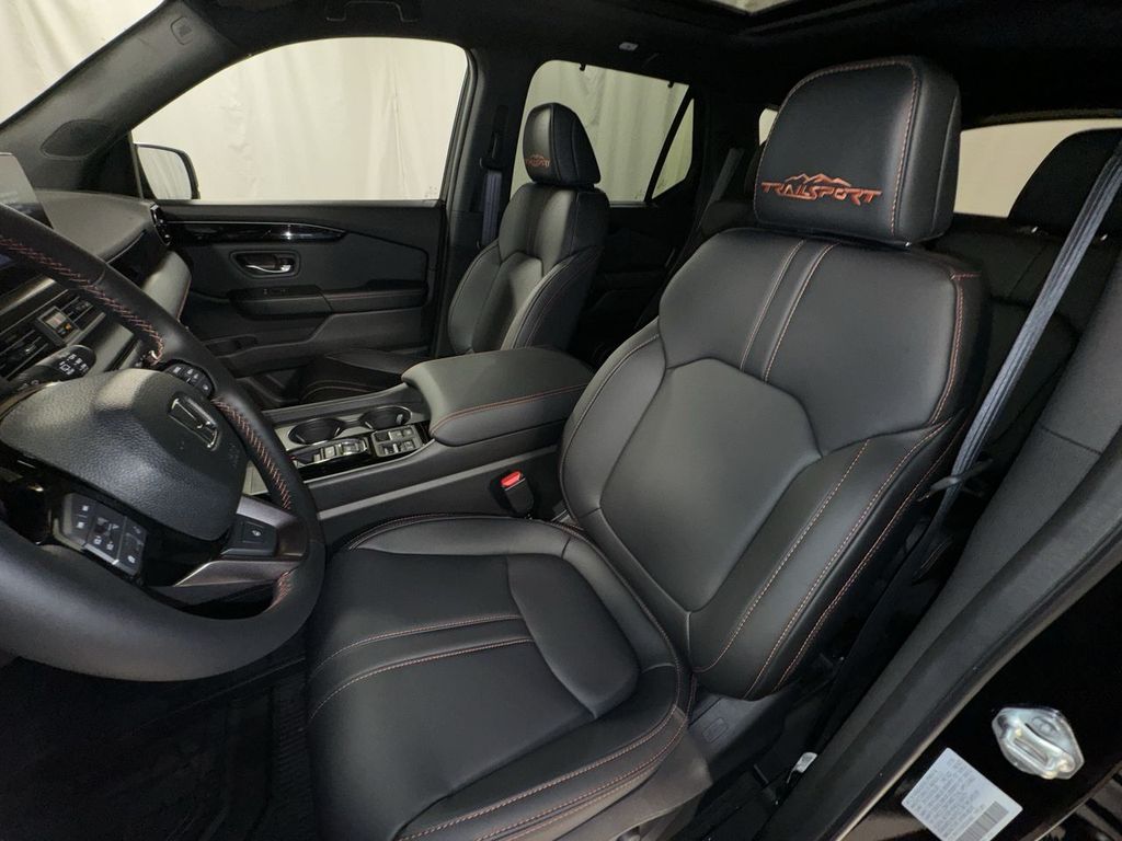 new 2025 Honda Pilot car, priced at $50,895