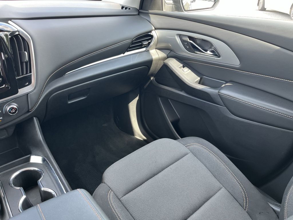used 2021 Chevrolet Traverse car, priced at $25,477