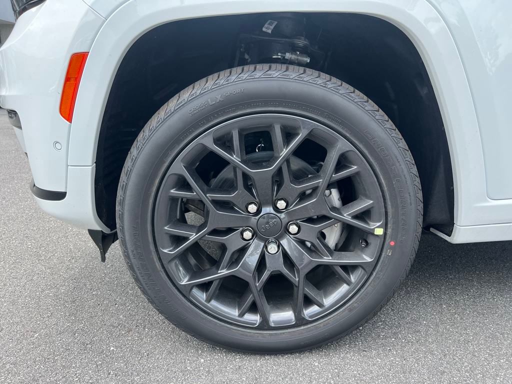 new 2025 Jeep Grand Cherokee L car, priced at $67,326