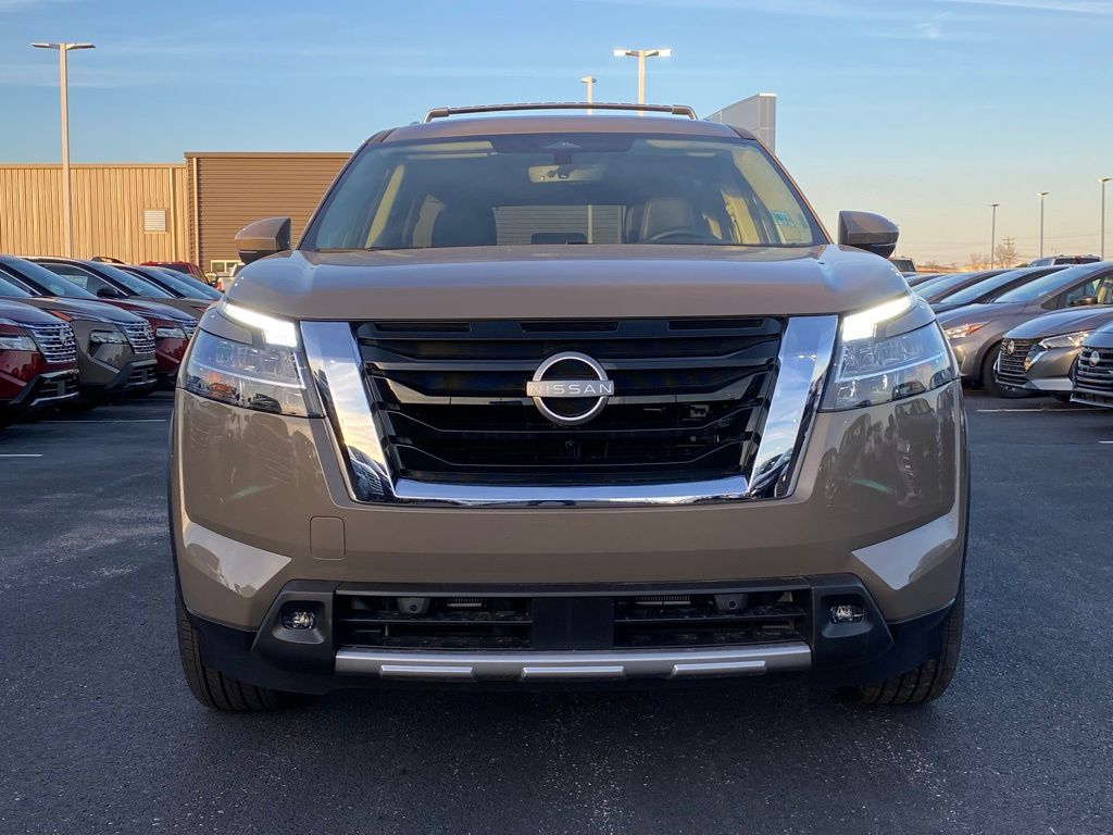 new 2024 Nissan Pathfinder car, priced at $42,920