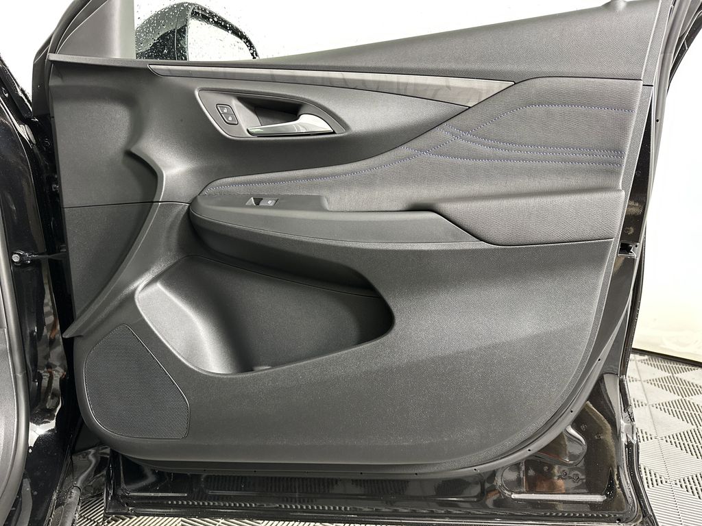 new 2025 Buick Envista car, priced at $29,570