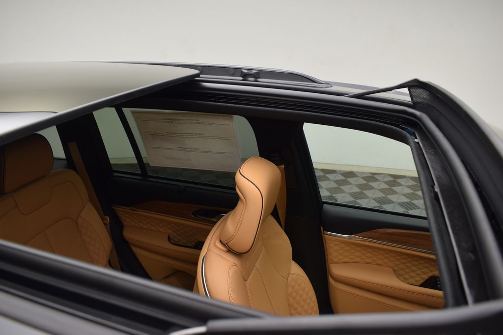 new 2025 Jeep Grand Cherokee car, priced at $68,580