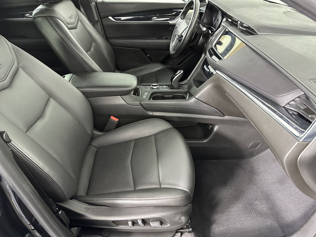 used 2021 Cadillac XT5 car, priced at $31,547