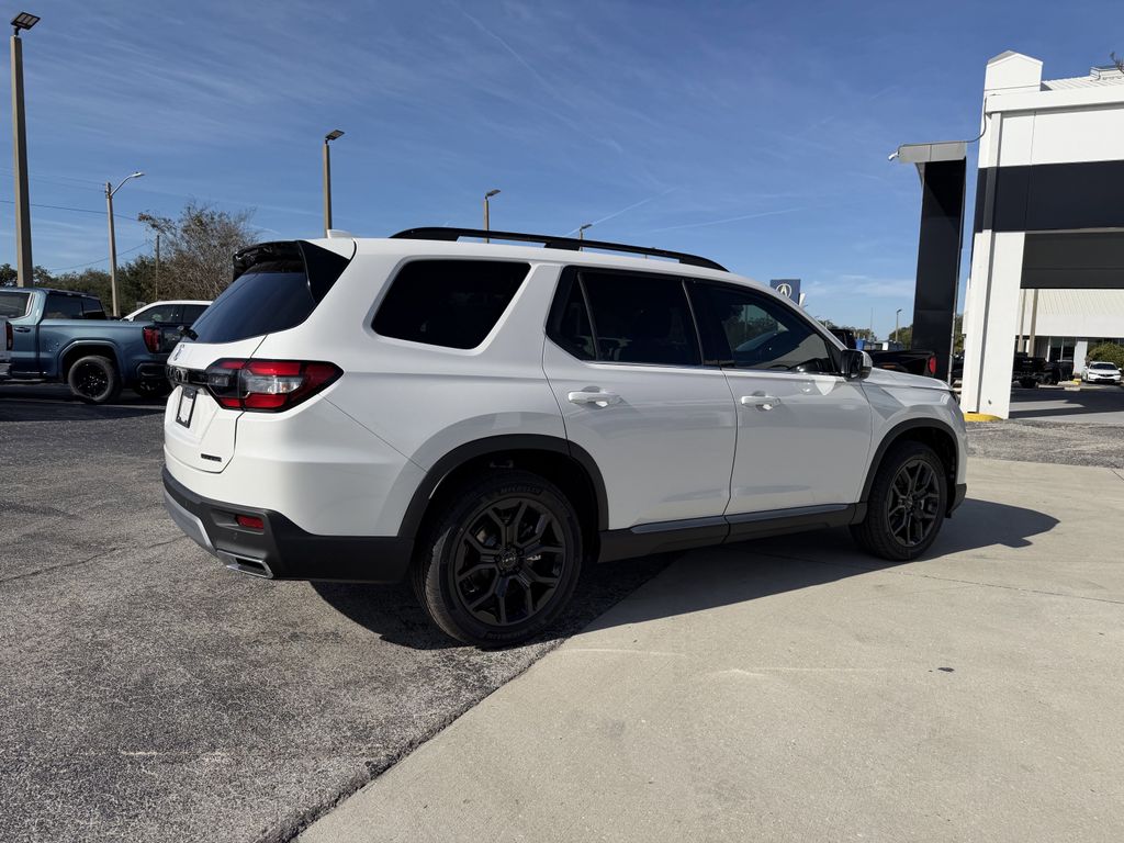 new 2025 Honda Pilot car, priced at $49,265