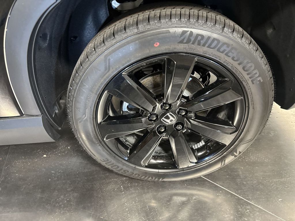 new 2025 Honda Pilot car, priced at $56,075