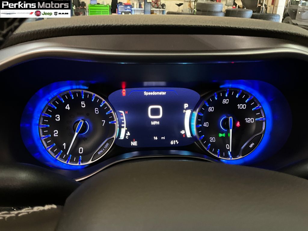 new 2025 Chrysler Pacifica car, priced at $47,352
