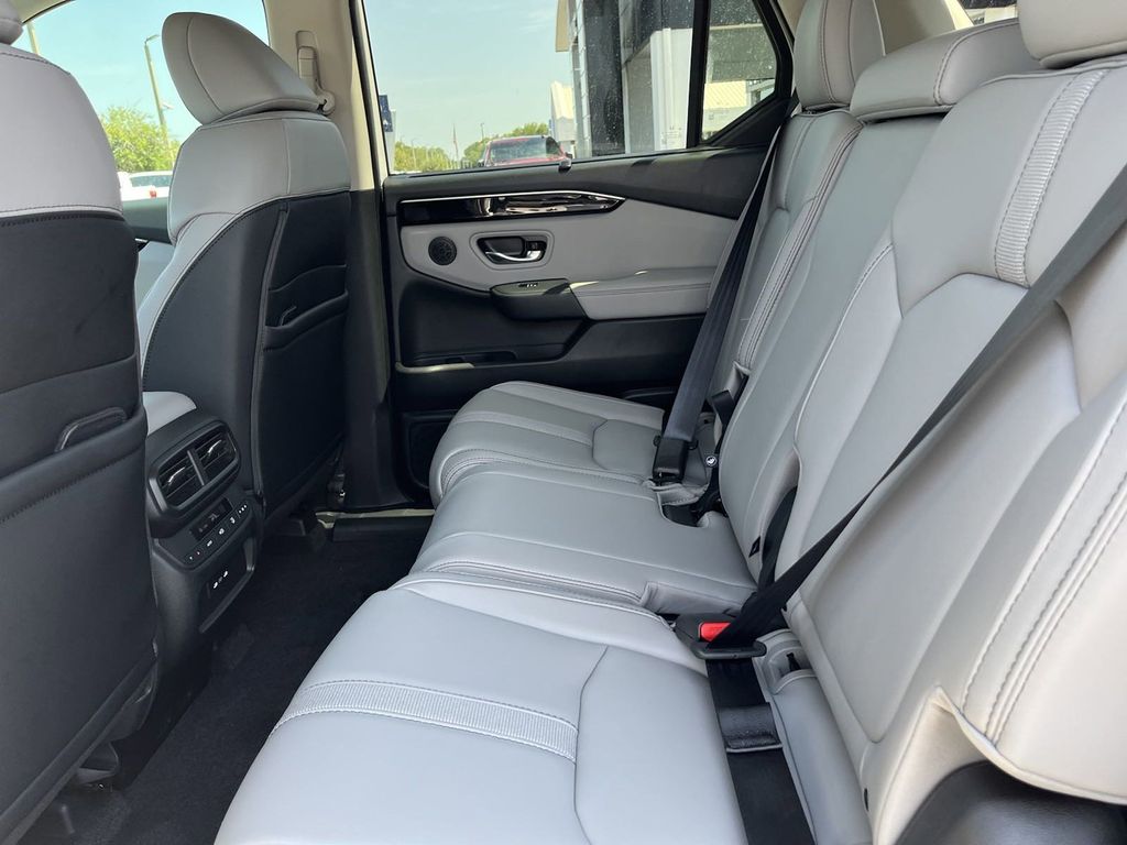 new 2025 Honda Pilot car, priced at $43,632