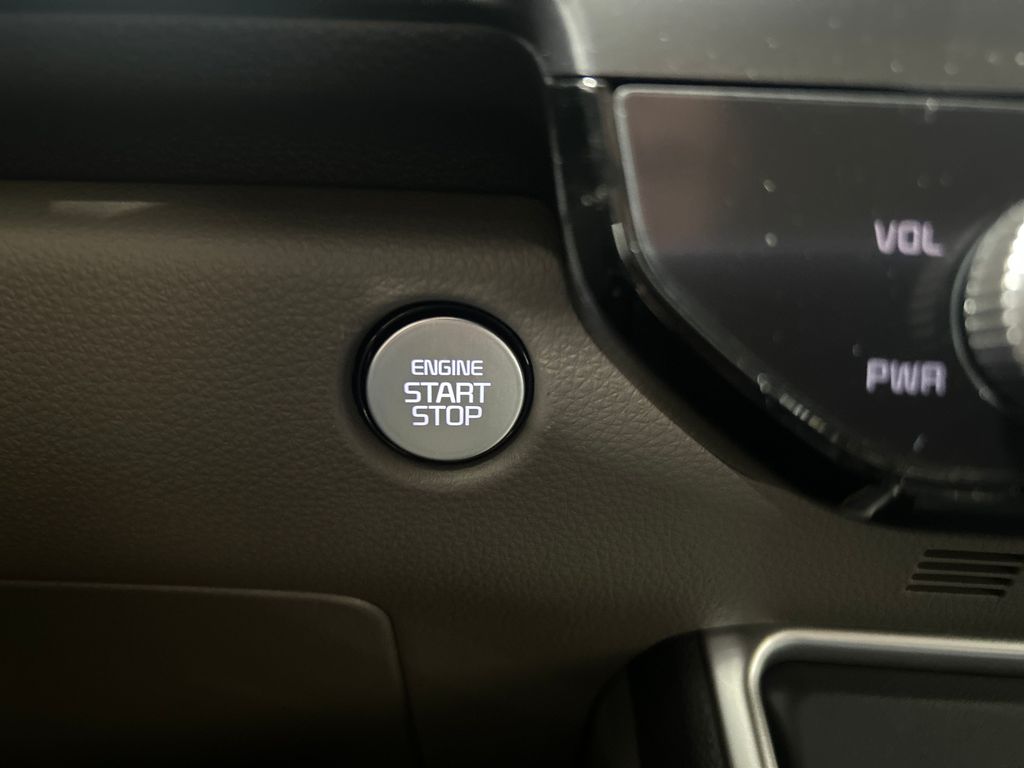 new 2025 Kia Carnival car, priced at $40,495