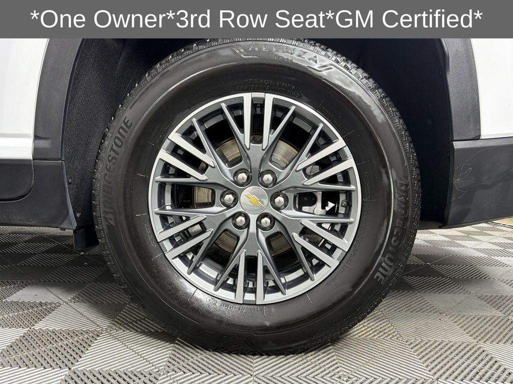 used 2024 Chevrolet Traverse car, priced at $33,333