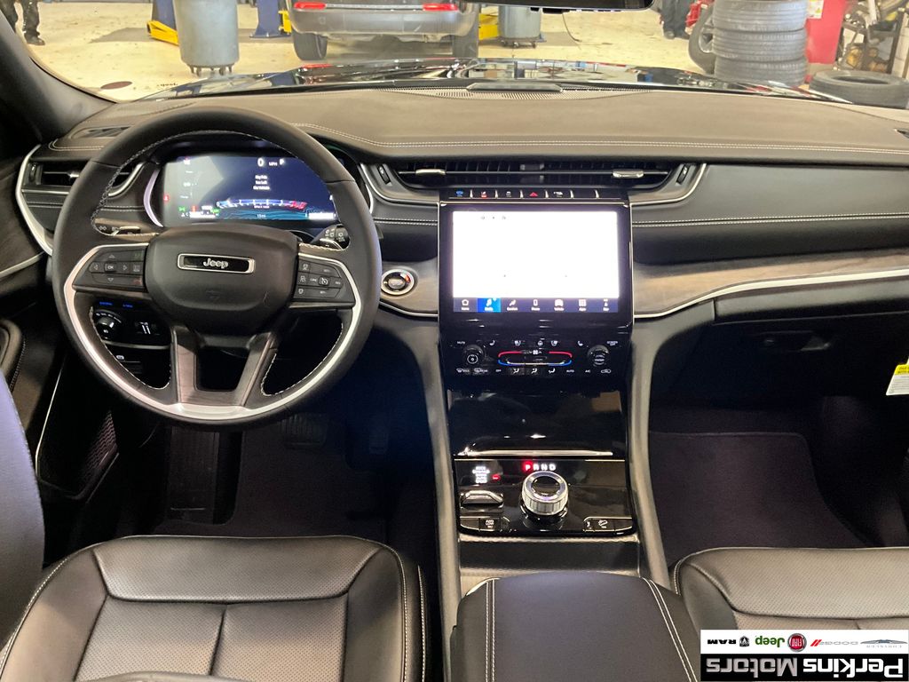 new 2025 Jeep Grand Cherokee car, priced at $61,209