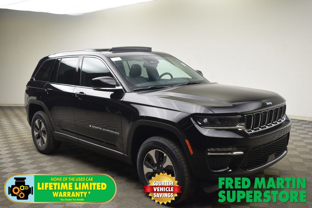 new 2025 Jeep Grand Cherokee car, priced at $52,304