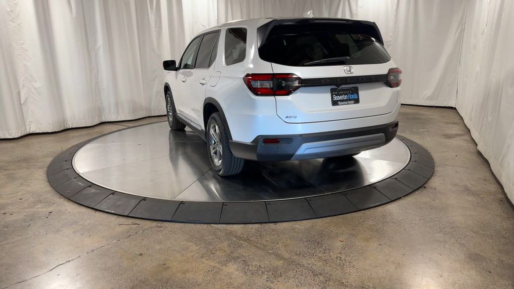 new 2025 Honda Pilot car, priced at $47,550
