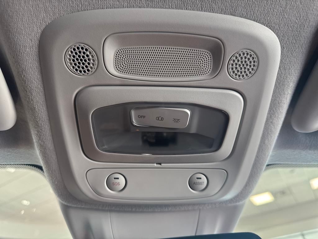 new 2024 FIAT 500e car, priced at $34,095