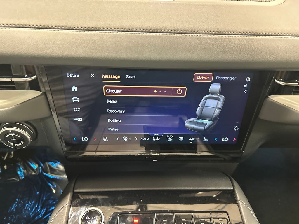 new 2025 Lincoln Navigator car, priced at $106,555