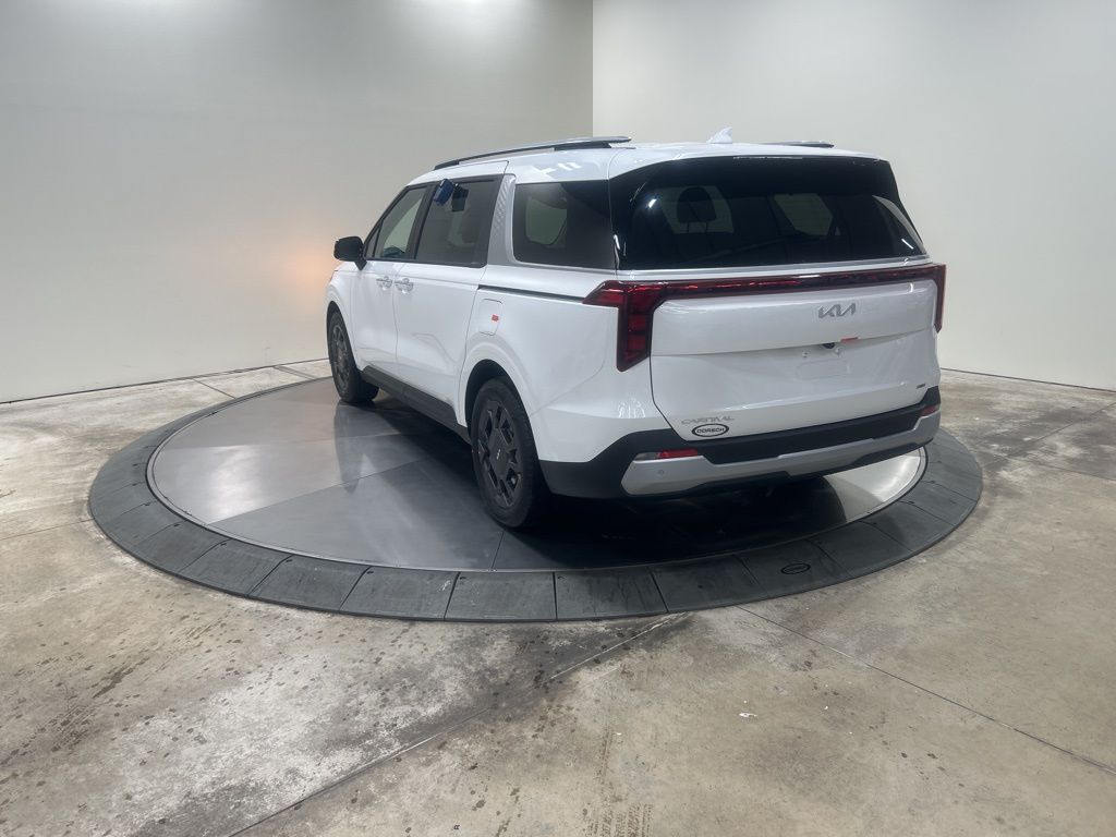 new 2026 Kia Carnival Hybrid car, priced at $43,570