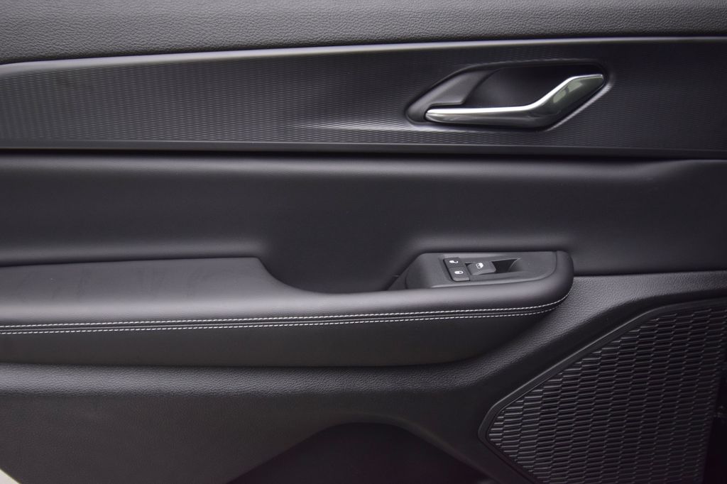 new 2025 Jeep Grand Cherokee L car, priced at $38,464