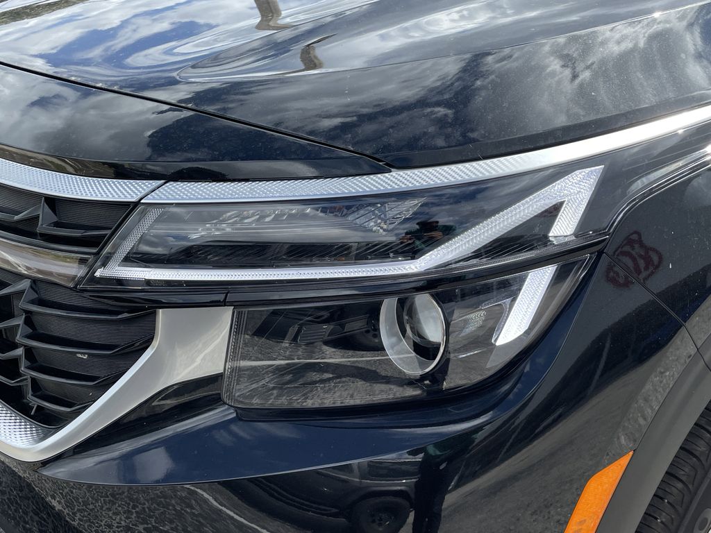 new 2025 Kia Seltos car, priced at $24,958