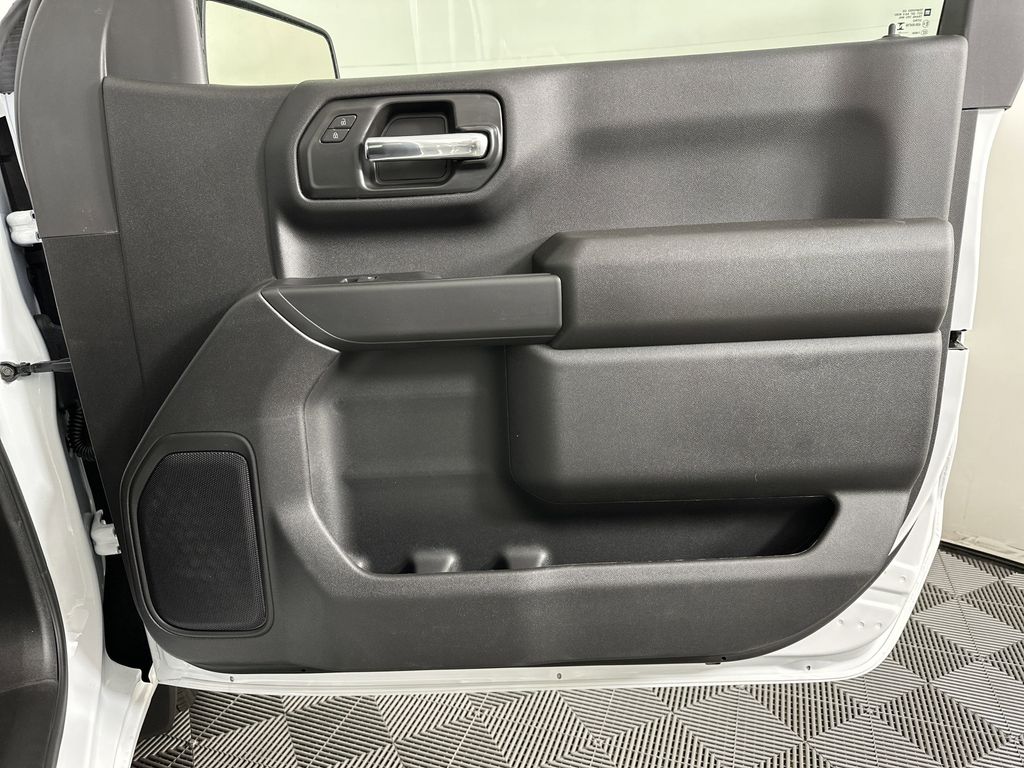 new 2025 GMC Sierra 1500 car, priced at $33,145