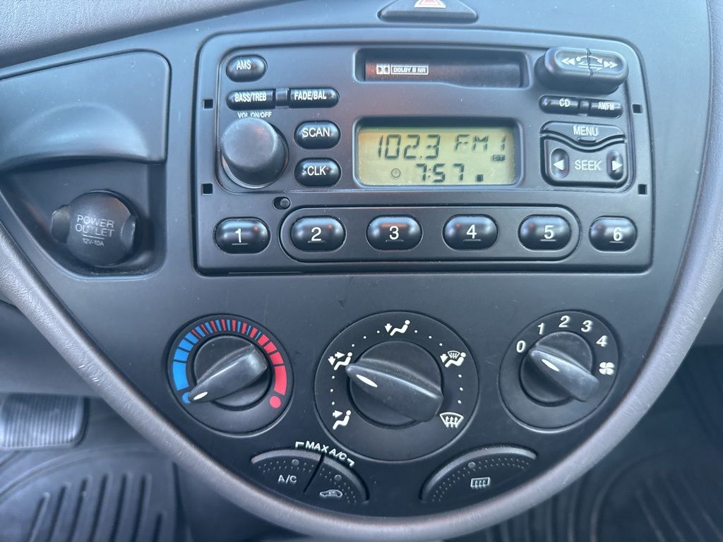 used 2003 Ford Focus car, priced at $5,900