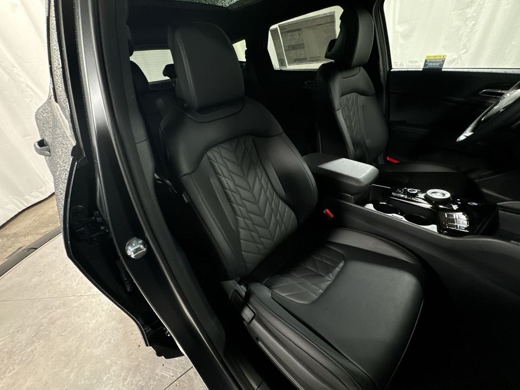 new 2025 Kia Sportage Plug-In Hybrid car, priced at $41,273