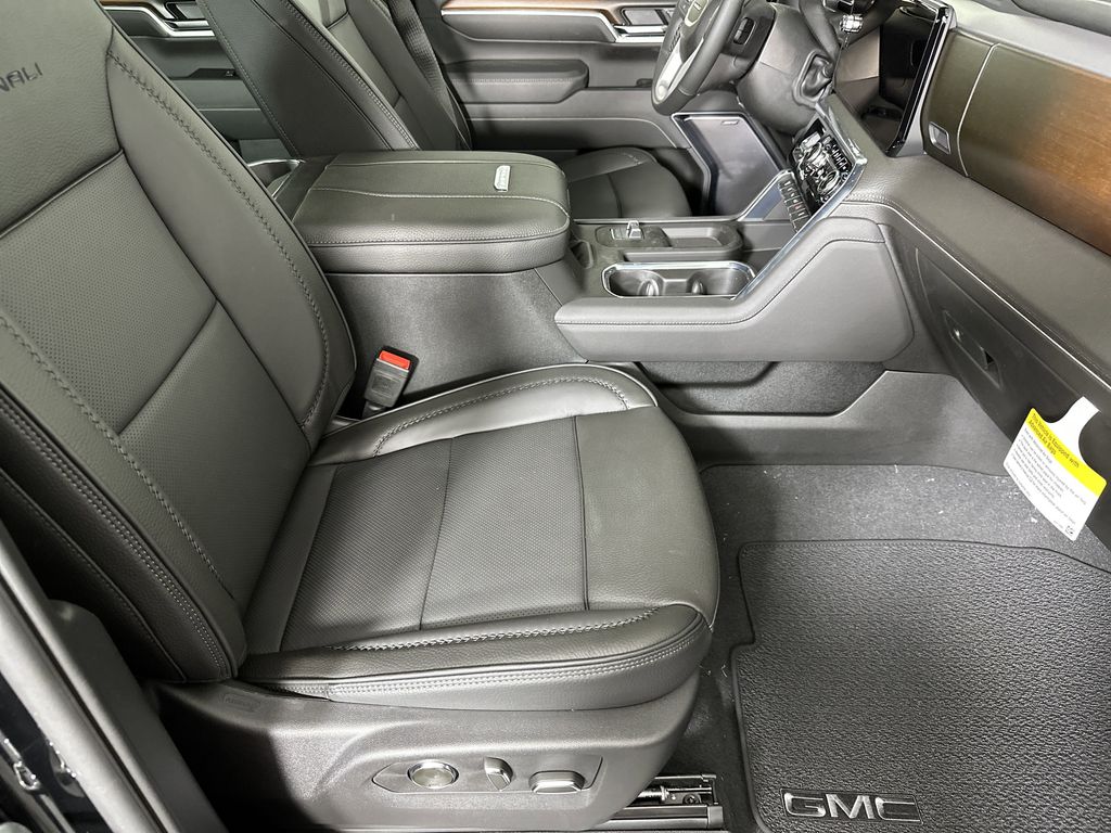 new 2025 GMC Sierra 2500HD car, priced at $84,589