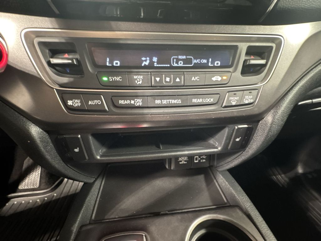 used 2022 Honda Pilot car, priced at $35,425