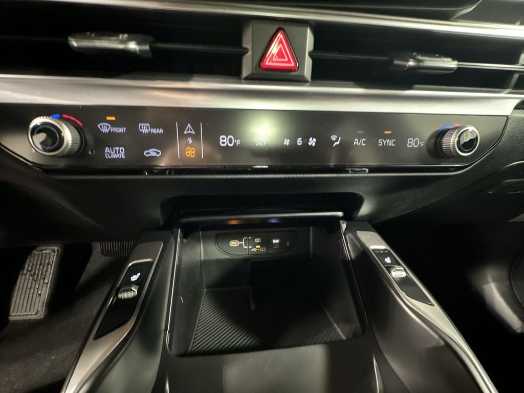 new 2025 Kia Sorento Hybrid car, priced at $42,088