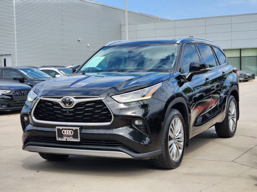 used 2022 Toyota Highlander car, priced at $39,792
