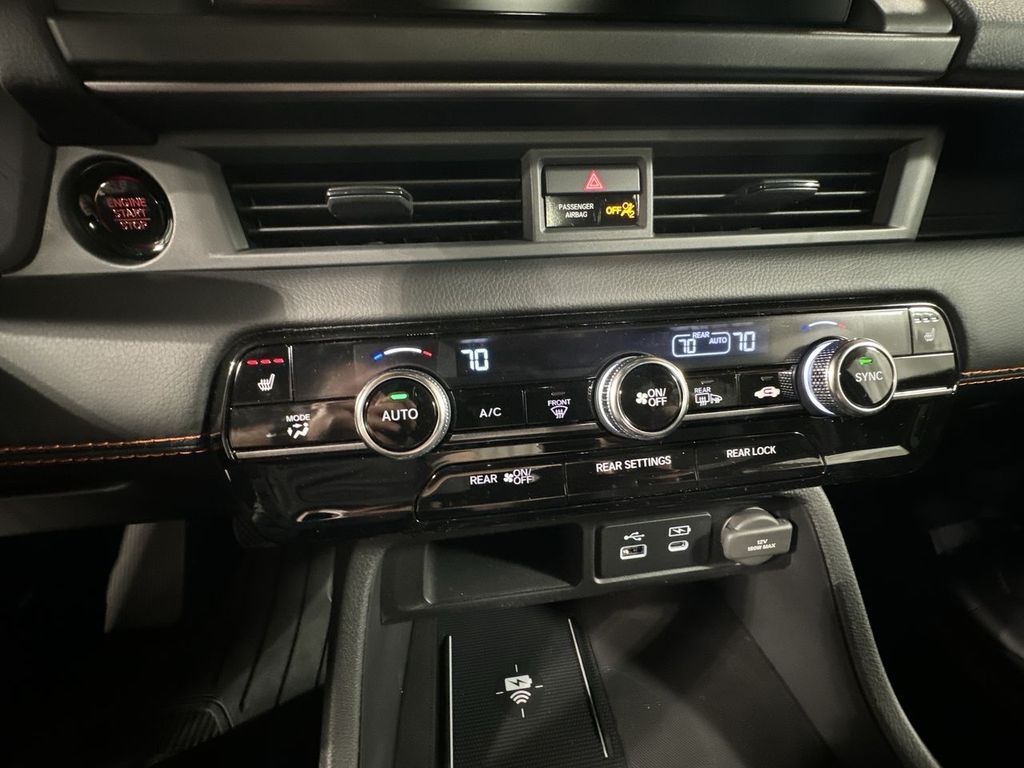 new 2025 Honda Pilot car, priced at $50,895