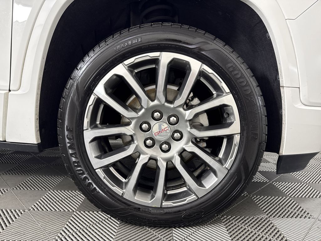 used 2020 GMC Acadia car, priced at $29,690