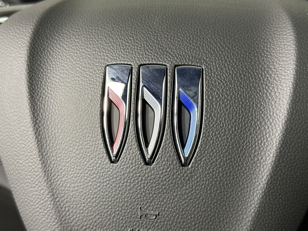 new 2025 Buick Envista car, priced at $29,869