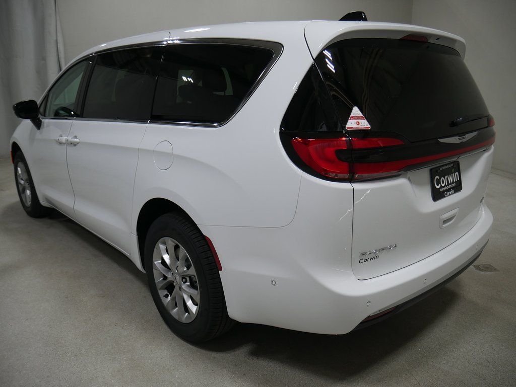 new 2024 Chrysler Pacifica car, priced at $40,345