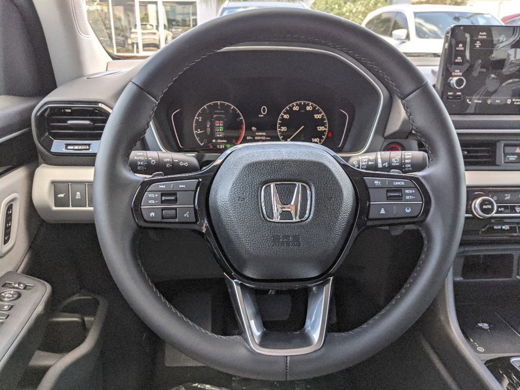 new 2025 Honda Pilot car, priced at $43,195