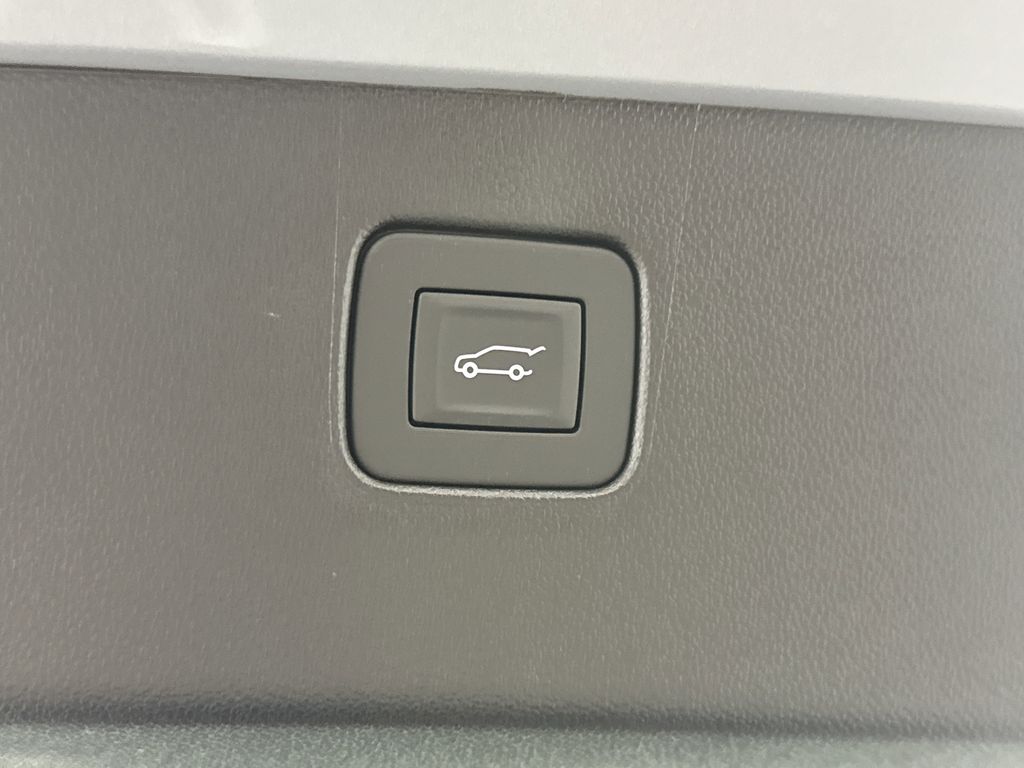 new 2025 Buick Envista car, priced at $29,869