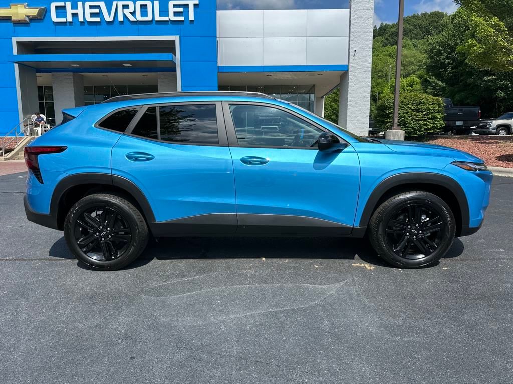 new 2025 Chevrolet Trax car, priced at $27,335